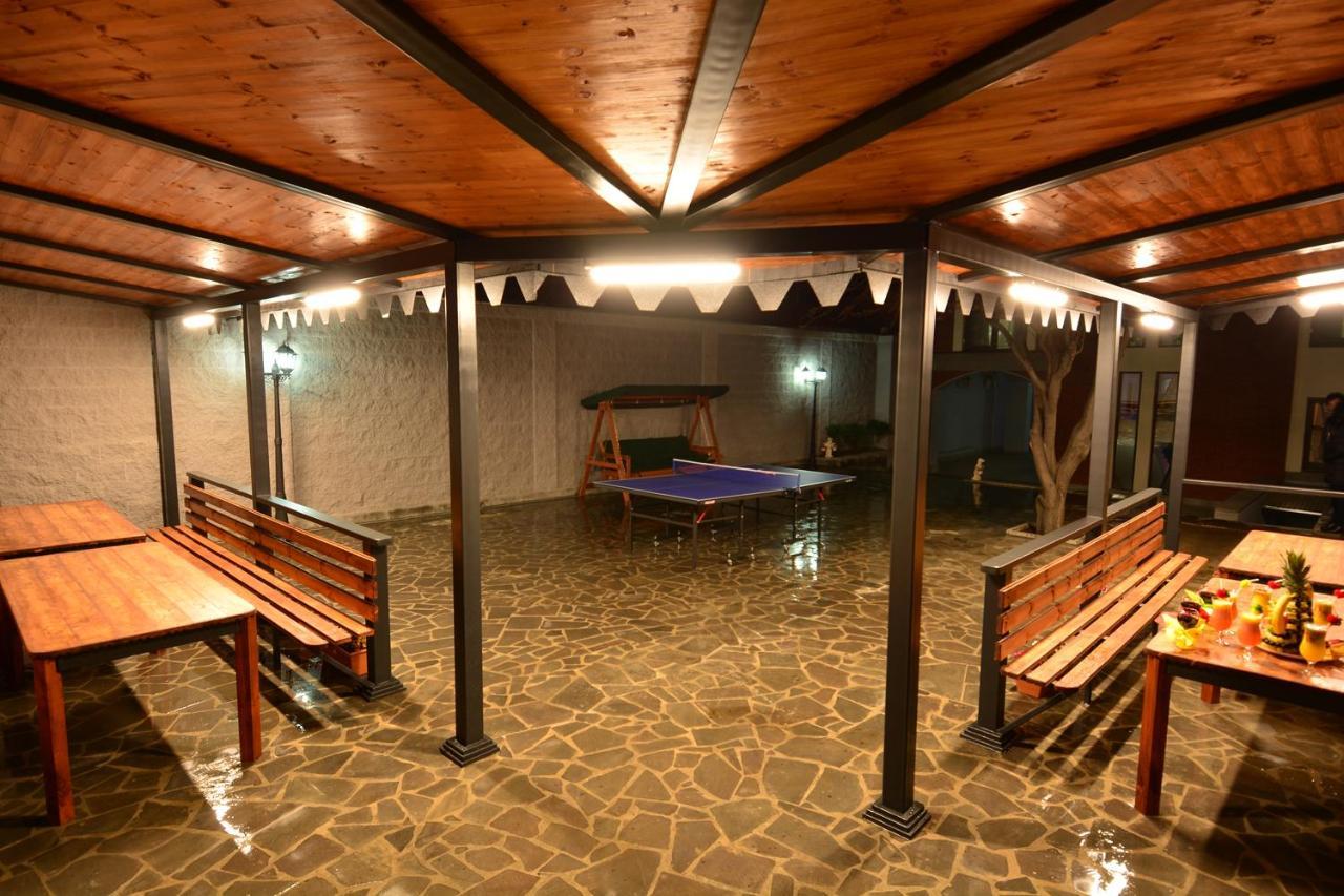 Granada Hotel And Restaurant Tbilisi Buitenkant foto